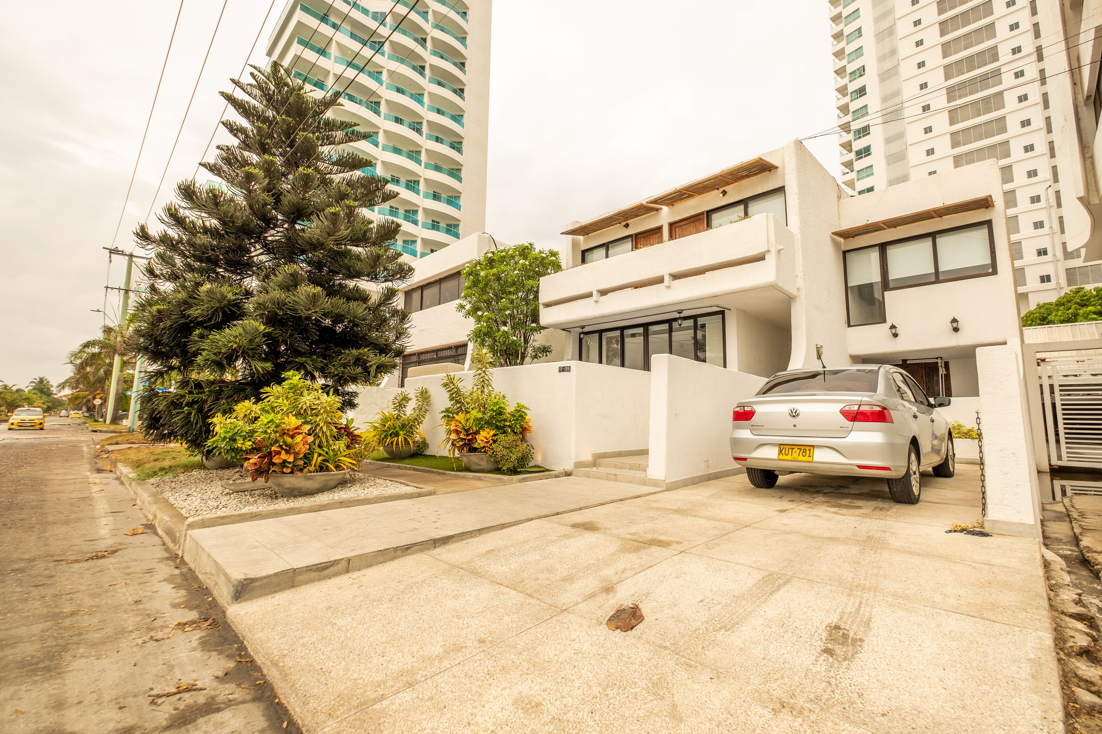 Fachada de la propiedad