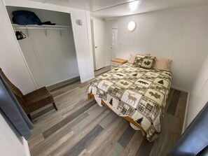 2 bedrooms, iron/ironing board, travel cot, free WiFi