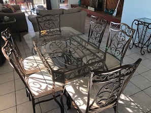 Dining - AMI Beach + Gulf View Retreat - Dog-friendly (Bradenton Beach)