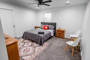 3 bedrooms, desk, iron/ironing board, travel cot
