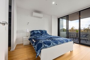 2 室のベッドルーム、アイロン / アイロン台、WiFi (無料)、ベッドシーツ