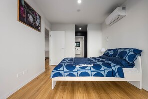 2 habitaciones, tabla de planchar con plancha y wifi gratis 