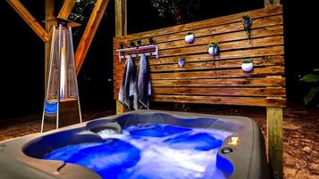 Bain à remous extérieur