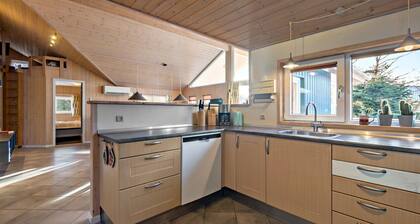 Amazing home in Oksbøl with WiFi