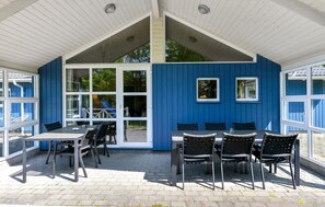 Outdoor dining - Amazing home in Oksbøl with WiFi (Oksbøl)
