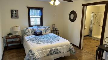 Standard Cottage | Individually decorated, individually furnished, laptop workspace