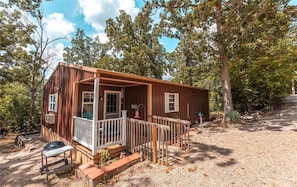 Exterior - Dragonfly Meadows Guesthouse (Stoutland)