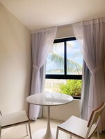 Quarto design | 1 quarto, individualmente decorados, escrivaninha, Wi-Fi de cortesia