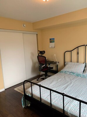 2 bedrooms, desk, iron/ironing board, free WiFi