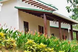 Front of property - Tarcoles Birding Lodge (Lagunillas)