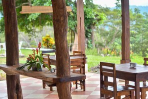 Living area - Tarcoles Birding Lodge (Lagunillas)