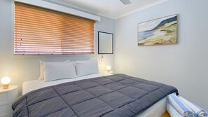 3 bedrooms, iron/ironing board, WiFi, bed sheets
