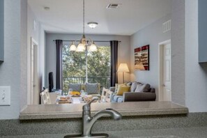 TV - IS3-203 Lakefront unit Vista Cay (Orlando)