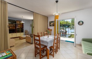 Interior - Stunning apartment in Omisalj with WiFi (Omisalj)