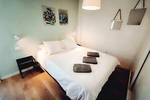 2 soverom, strykejern/-brett, reiseseng for barn og wi-fi