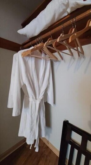 Interior - Private country home, Mt. Hood view, hot tub, full kitchen, business class Wi-Fi (Boring)