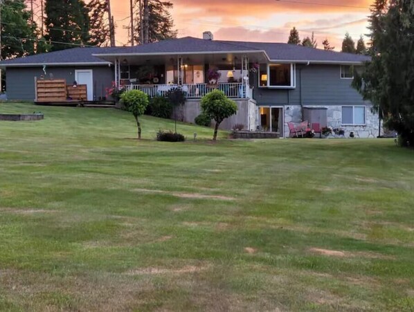 Exterior - Private country home, Mt. Hood view, hot tub, full kitchen, business class Wi-Fi (Boring)