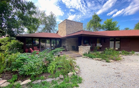 Exterior. Elegant country retreat near Spring Green w expansive views of Driftless Region