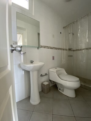 Standard Shared Dormitory, Mixed Dorm | Bathroom | Shower