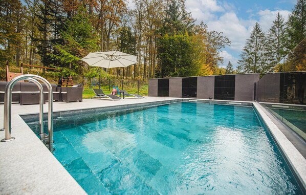 Beheizter Pool