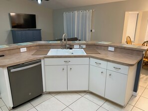 Interior - Charming 3-bedroom house in Englewood within minutes of beaches and golf. (Englewood)