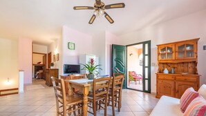 Living area - CASA ROSA DEI VENTI: in residential area and convenient to the beach (Cala Gonone)