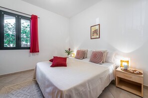 2 bedrooms, iron/ironing board, bed sheets