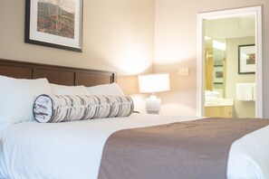Apartment | 2 bedrooms, desk, free WiFi - Horseshoe Valley Suites - The Azure (Oro-Medonte)