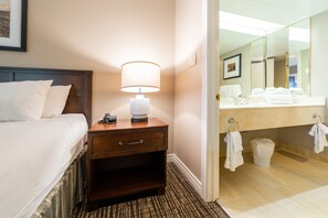 Apartment | Bathroom | Hair dryer - Horseshoe Valley Suites - The Azure (Oro-Medonte)