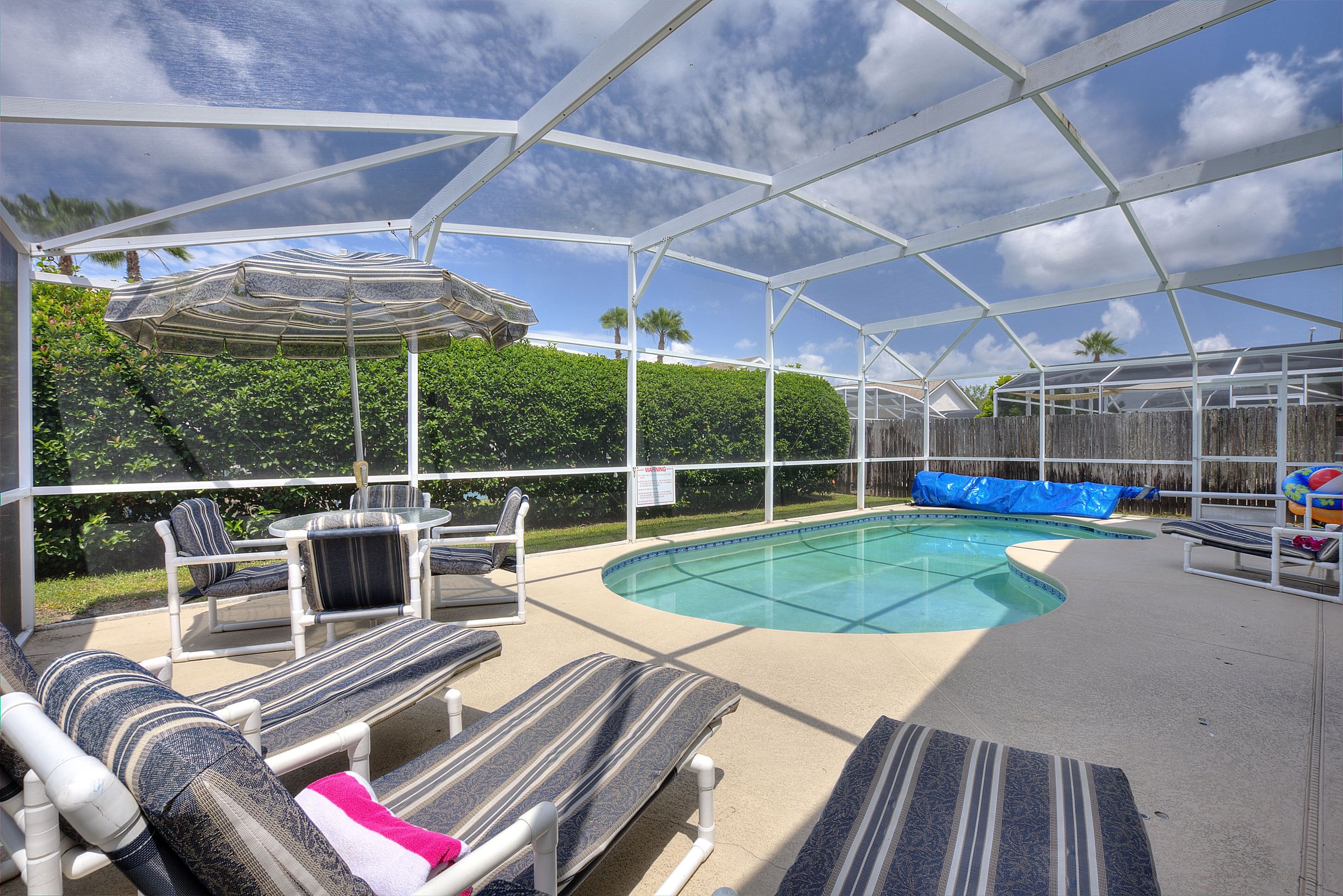 Huvila (2 Suites, 1 King, 5 beds: Pool. Games) | Ulkopuoli