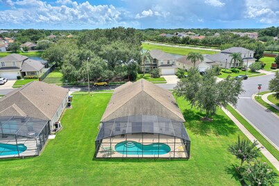 Gilded Parasol by Shine Villas Remington Golf 420