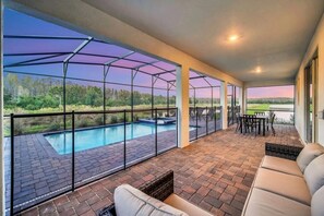 Exterior - Jurassic Water View @storey Lake by Shine Villas! Sleeps up to 24! #021 (Kissimmee)