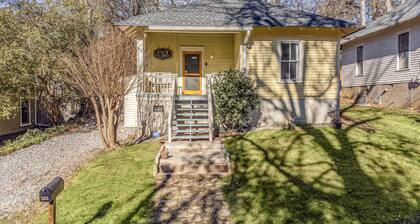 Lenoir Cottage w/ covered patio and fire pit!