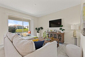 Condo (Tranquility at Storey Lake by Shine V) | Exterior