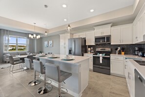 公寓式客房 (Sweet Suite Sleeps 6 @ Storey Lake by) | 外观