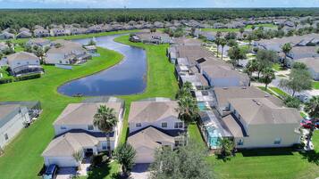 別墅 (Lakeside Spa, AC in Games Room - Trop) | 外觀