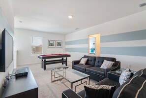 Villa (Lux Retreat, Shine Villas at Solterra) | Extérieur