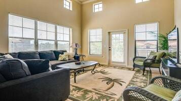 Condo (Sunnyside Up at Bella Piazza by Shine) | Exterior