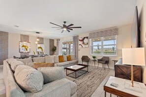 Exterior - Marvel Mansion! Championsgate Resort Shine Villas 902 (Davenport)