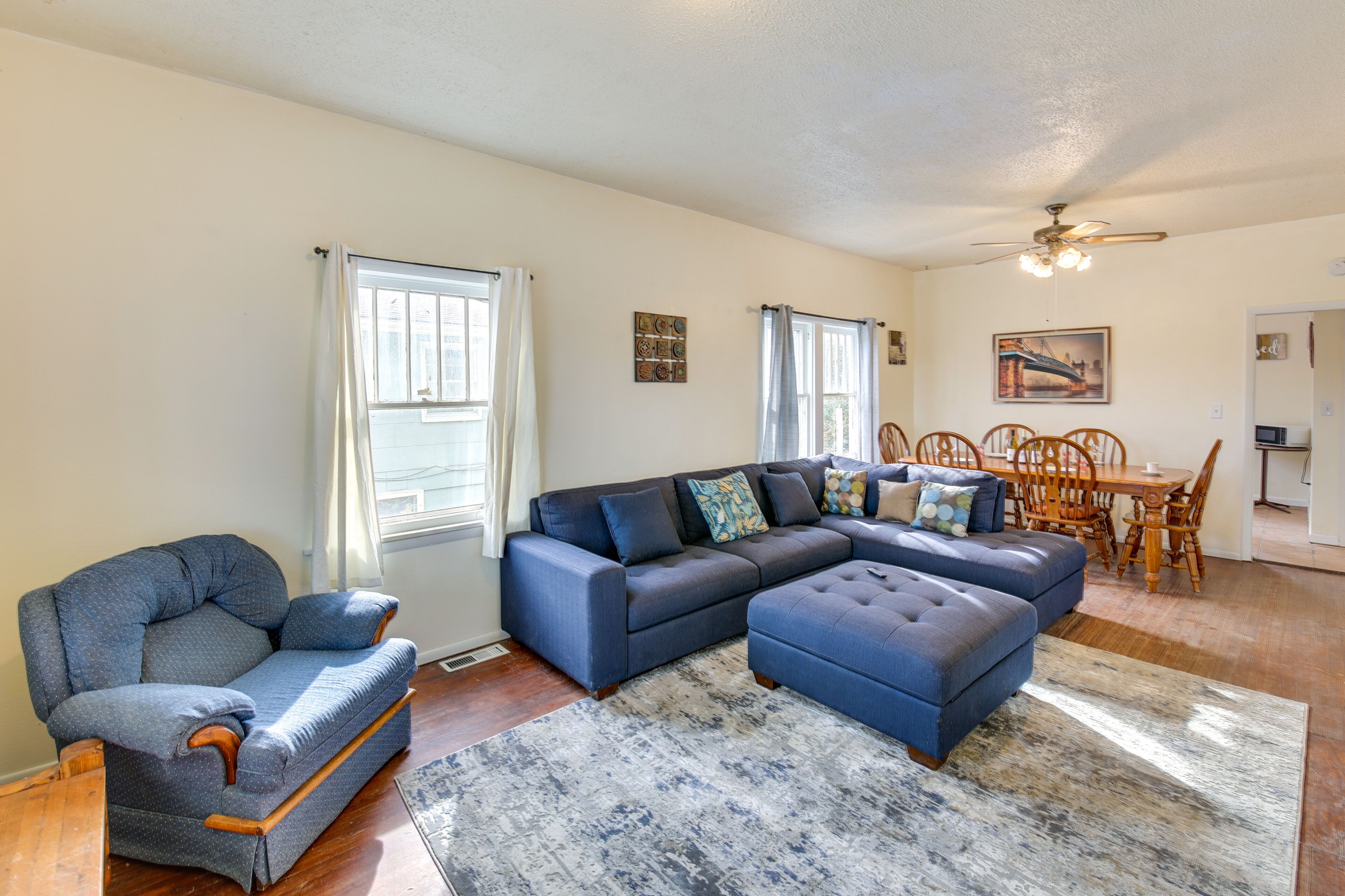 Cute Bridgeport Home Near Courthouse & Jail Rock!