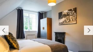 Basic Double Room, 5 Bedrooms | In-room safe, iron/ironing board, free WiFi, bed sheets