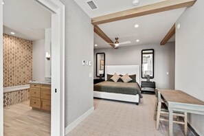 5 bedrooms, iron/ironing board, WiFi, bed sheets