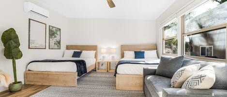 Travel cot, free WiFi, bed sheets