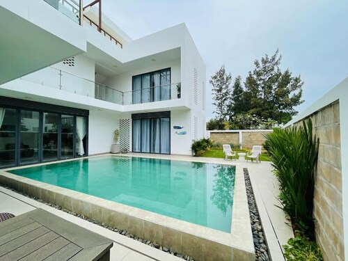 Biệt thự biển Zenna Villas 617