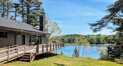 Secluded Oceanfront Cottage in Frenchman Bay