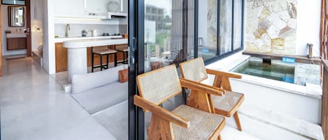 One Bedroom Suite With Balcony | Balcón