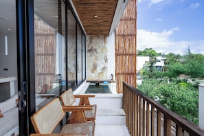 One Bedroom Suite With Balcony | Sacada