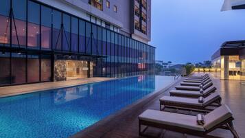 Kolam renang outdoor