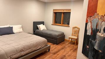 2 bedrooms, travel crib, free WiFi, bed sheets