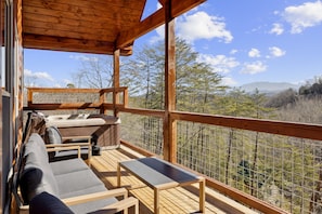 Outdoor spa tub - Fawn Hill Hideaway, Stunning views, Perfect escape. (Sevierville)